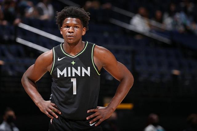 火药味十足，费内巴切与加拉塔萨雷在德比战赛前热身爆发冲突