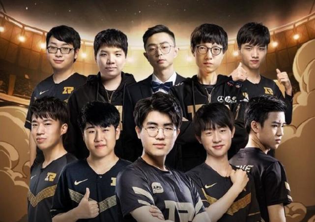 尤文官方：弗朗西斯科-孔塞桑当选队内10月最佳球员